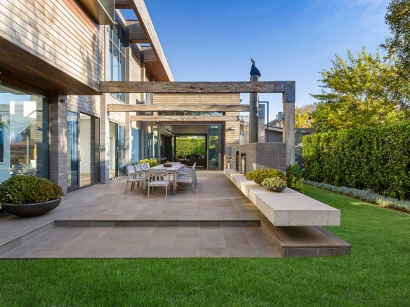 Villa con Piscina Infinita